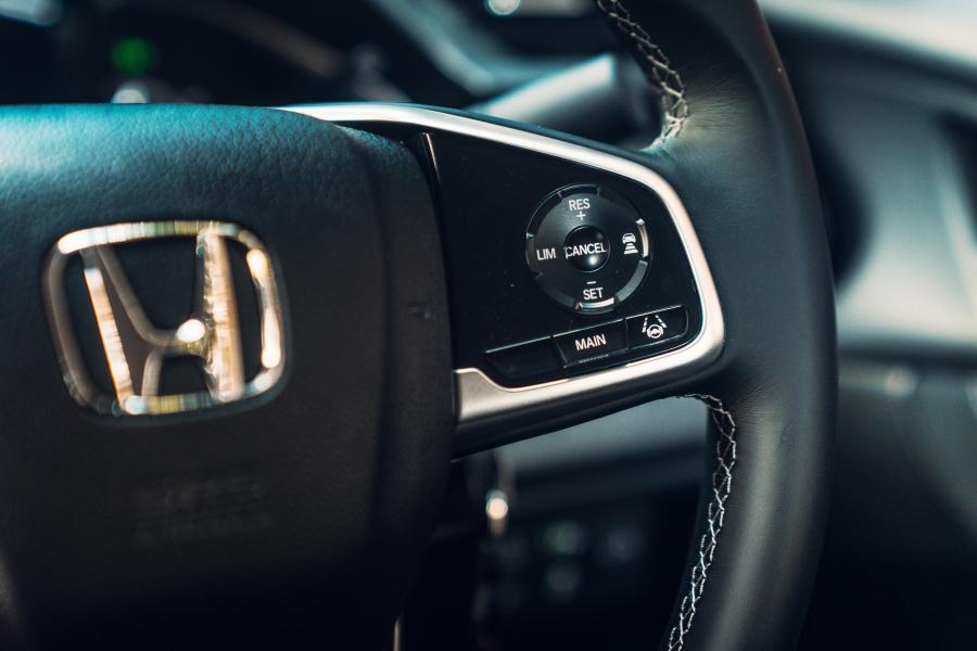 Детали интерьера Honda Civic Sedan (FC) 2018 года  (UK) (фото 87 из 94)